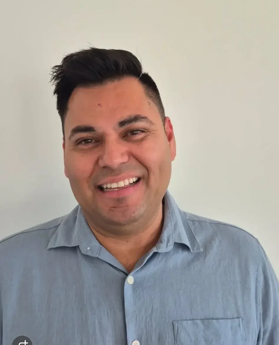 Portrait of Alex Escoto, co-founder of Express Refrigeration - Potrait